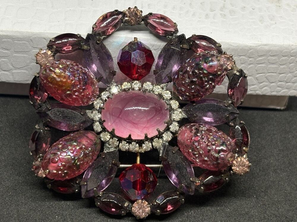Vintage Schreiner? Or Austria Pink Lavender Amethyst Art Glass Dark Brass Brooch